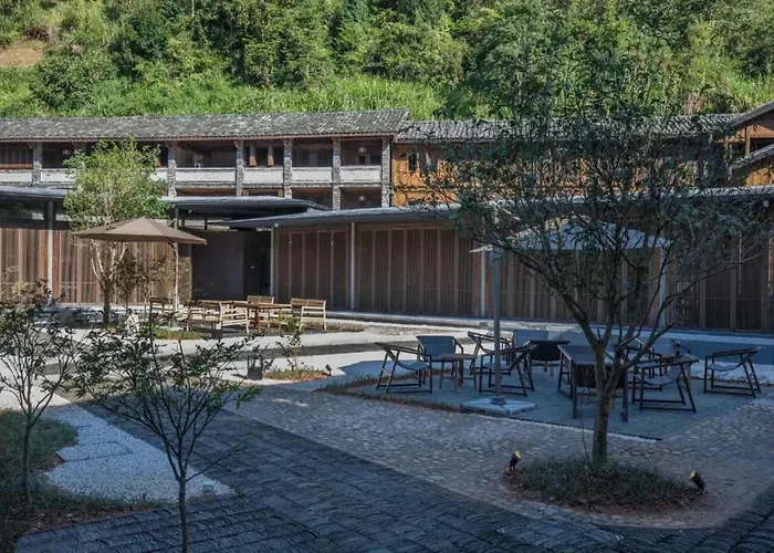 Tsingpu Tulou Retreat 青普文化行馆 南靖土楼店